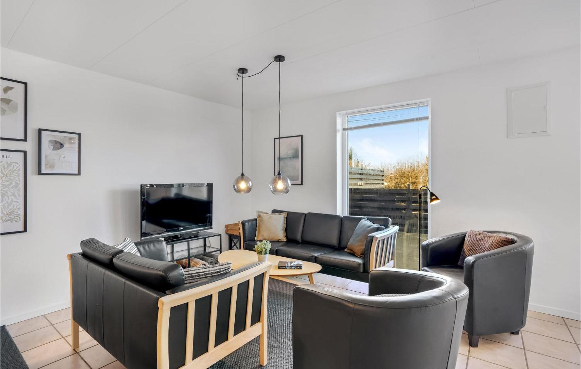 Amazing Home In Hvide Sande With Wifi Bjerregard ภายนอก รูปภาพ