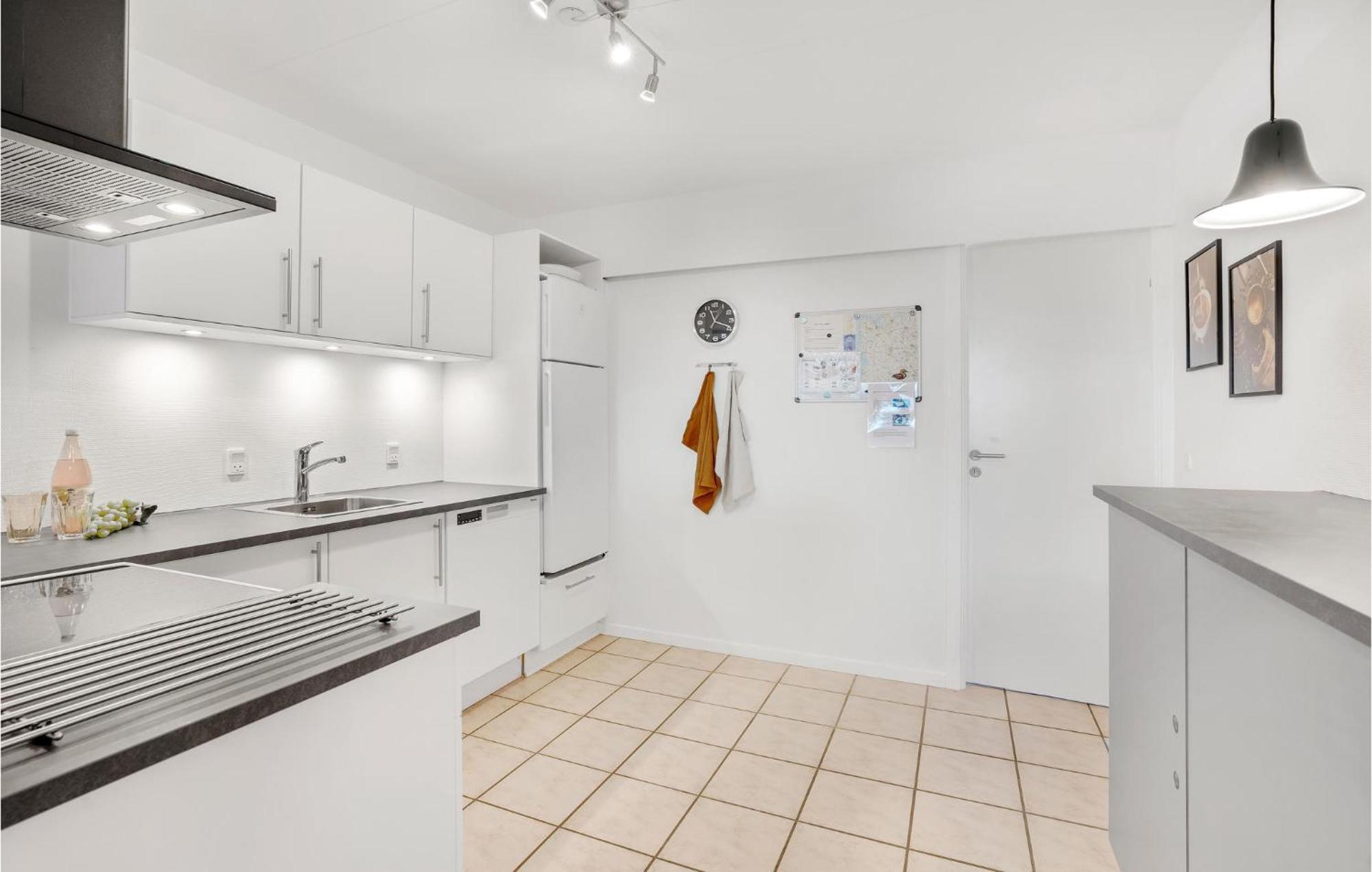 Amazing Home In Hvide Sande With Wifi Bjerregard ภายนอก รูปภาพ