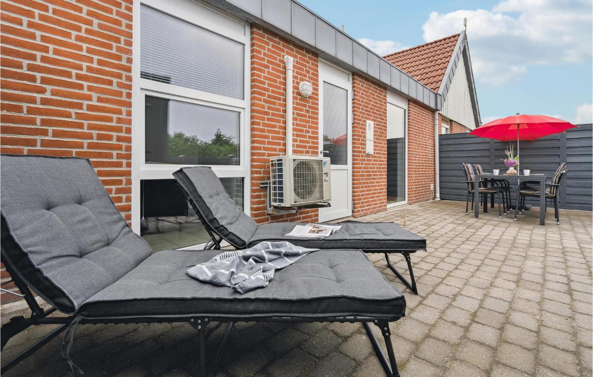 Amazing Home In Hvide Sande With Wifi Bjerregard ภายนอก รูปภาพ
