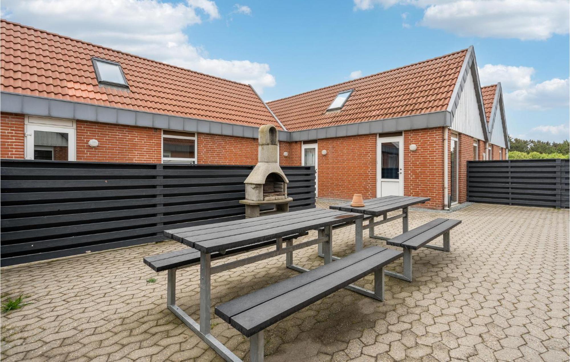 Amazing Home In Hvide Sande With Wifi Bjerregard ภายนอก รูปภาพ