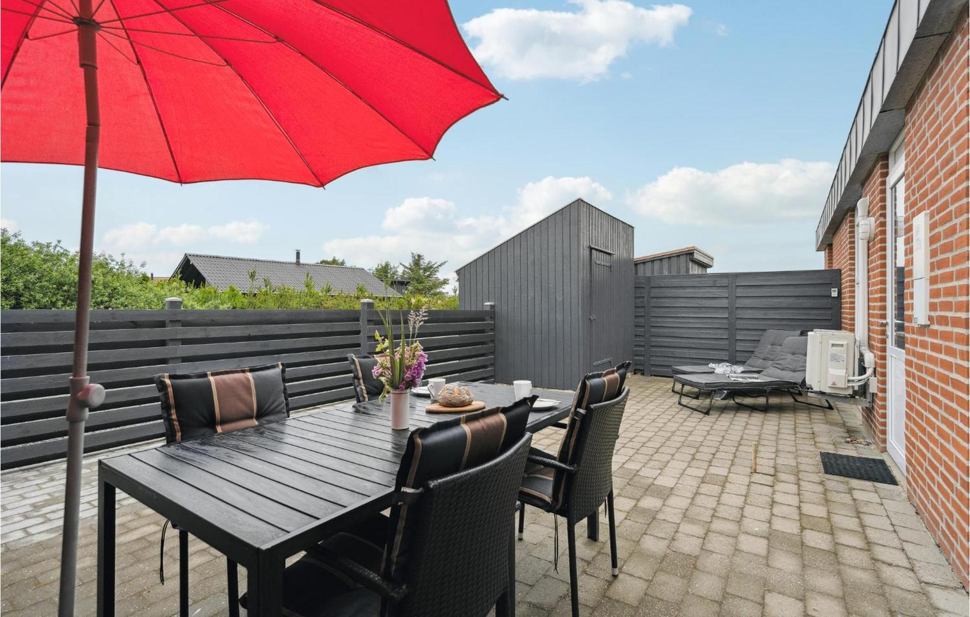 Amazing Home In Hvide Sande With Wifi Bjerregard ภายนอก รูปภาพ
